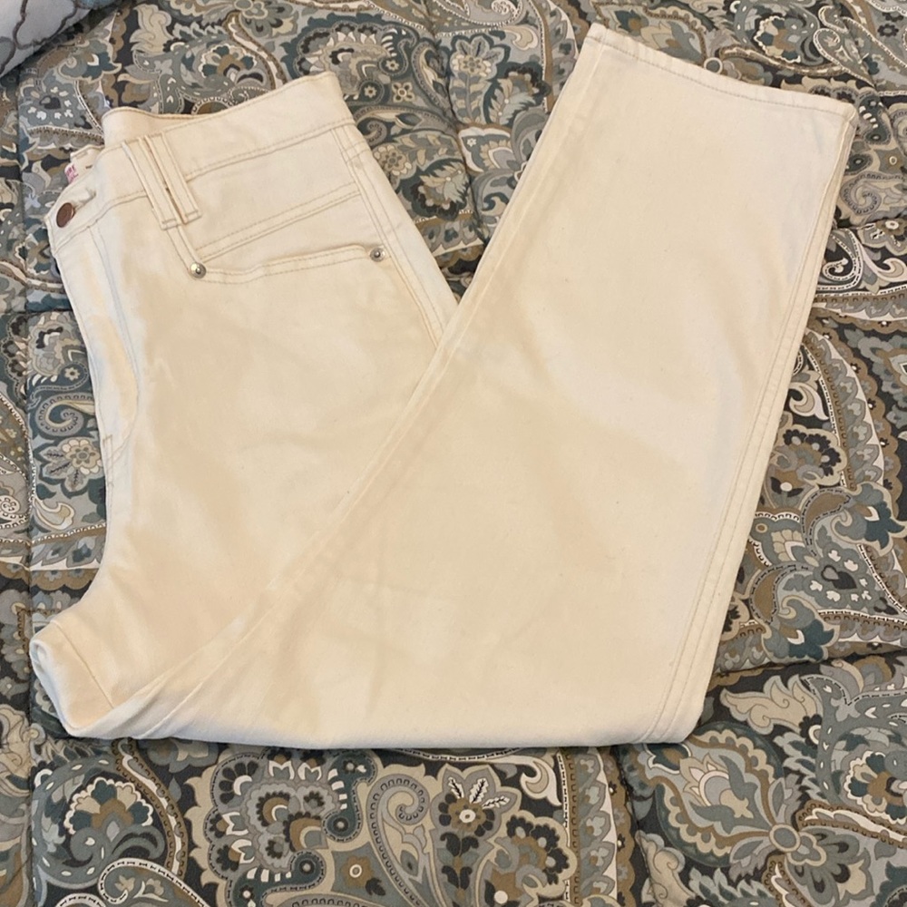 Levi’s signature straight leg jeans